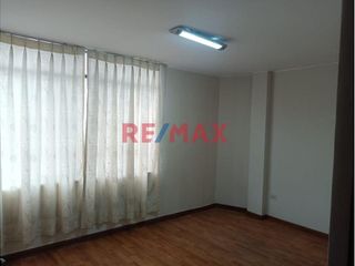 Foto 3 de Alquiler De Amplio Departamento De 128 M2 En Smp