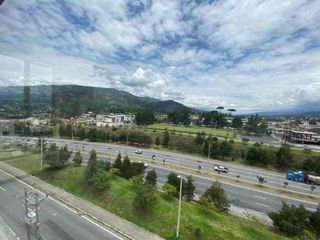 Foto 4 de Alquiler Departamento 2 Dormitorios La Primavera Cumbayá - Quito Ecuador