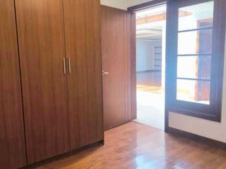 Foto 19 de Elegante villa en venta, áreas verdes, una sola planta, sector Puertas del Sol -  Cazhapata