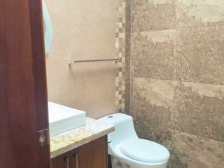Foto 16 de Elegante villa en venta, áreas verdes, una sola planta, sector Puertas del Sol -  Cazhapata