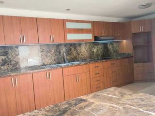 Foto 14 de Elegante villa en venta, áreas verdes, una sola planta, sector Puertas del Sol -  Cazhapata