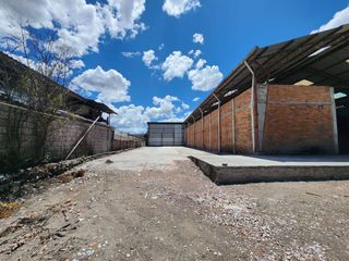 Foto 4 de EN ARRIENDO BODEGA EN EL PARQUE INDUSTRIAL - CUENCA