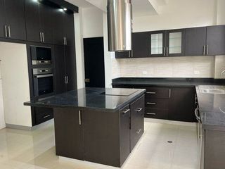 Foto 4 de VENTA CASA MODERNA 3 DORMITORIOS CONJUNTO MONTEBELLUNO SANTO DOMINGO ECUADOR