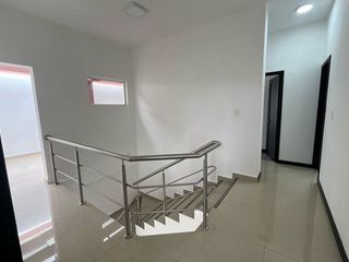 Foto 14 de VENTA CASA MODERNA 3 DORMITORIOS CONJUNTO MONTEBELLUNO SANTO DOMINGO ECUADOR