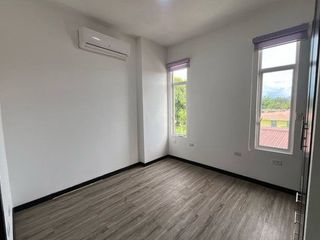 Foto 12 de VENTA CASA MODERNA 3 DORMITORIOS CONJUNTO MONTEBELLUNO SANTO DOMINGO ECUADOR