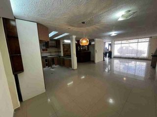 Foto 2 de Oportunidad casa de venta en el sector de la Rumiñahui – Av. del Maestro!