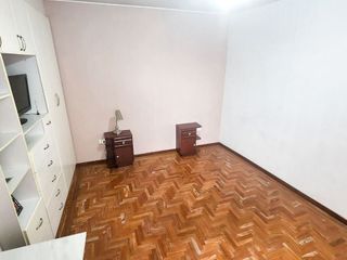 Foto 10 de Vendo casa rentera en dos cuerpos, Sector estadio de Chimbacalle
