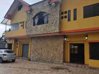 Foto 5 de VENDO CASA COMERCIAL ADAPTADA PARA EVENTOS, RESTAURANTE, Y 5 DEPARTAMENTOS