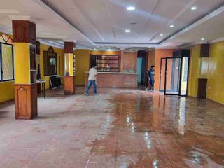 Foto 9 de VENDO CASA COMERCIAL ADAPTADA PARA EVENTOS, RESTAURANTE, Y 5 DEPARTAMENTOS