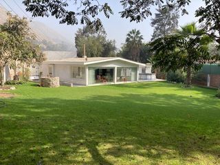 Foto 1 de Vendo casa de campo en Urb California, Chosica - 1,500 m2 - 5 dormitorios - Amplio jardín