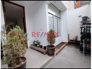 Foto 5 de Alquilo Casa Amoblada De 208.27 En Urb Miraflores Country Club//ID: 1145050