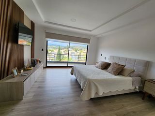 Foto 6 de En Venta Casa de lujo – Urbanización privada, Challuabamba - Cuenca