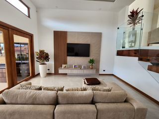 Foto 13 de En Venta Casa de lujo – Urbanización privada, Challuabamba - Cuenca