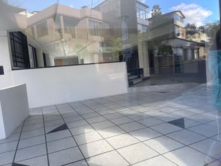Foto 7 de Rento Local  para RESTAURANTE de 100 m2 en Av. Los Shyris , Quito , Ecuador.