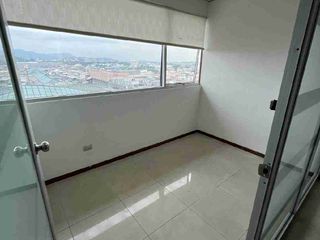 Foto 5 de VENDO FUNCIONAL OFICINA TRADR BUILDING NORTE DE GUAYAQUIL