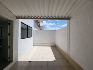 Foto 5 de EN VENTA CASA 3 DORMITORIOS SECTOR MISICATA LOS TILOS - CUENCA