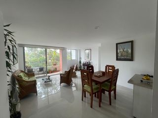 Foto 2 de Venta apartamento en Envigado - Loma del Esmeradal