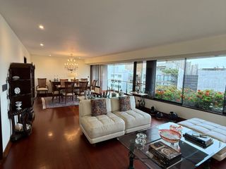Foto 1 de Espectacular Flat de 224 m² con Vista a la avenida y Cerca Al Golf en San Isidro
