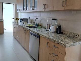 Foto 7 de Espectacular Flat de 224 m² con Vista a la avenida y Cerca Al Golf en San Isidro