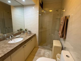 Foto 12 de Espectacular Flat de 224 m² con Vista a la avenida y Cerca Al Golf en San Isidro