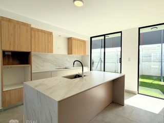 Foto 2 de Casa en Venta a estrenar en Tumbaco, dentro de conjunto con piscina