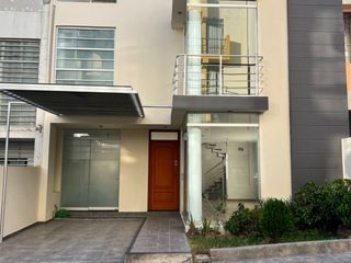 Foto 1 de LINDA CASA EN LAMBRAMANI EN VENTA