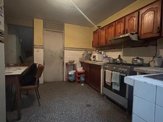 Foto 9 de ¡Ubicadisima Casa en Venta! - Frente a Parque Surco