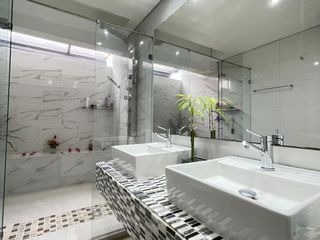 Foto 48 de Arriendo Casa Moderna y Exclusiva en Medellin