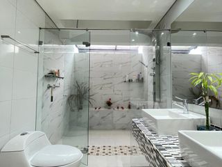 Foto 49 de Arriendo Casa Moderna y Exclusiva en Medellin