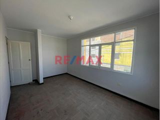 Foto 3 de Venta De 2 Departamentos En Av. Jose Galvez Bellavista-Callao