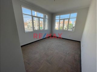 Foto 13 de Venta De 2 Departamentos En Av. Jose Galvez Bellavista-Callao