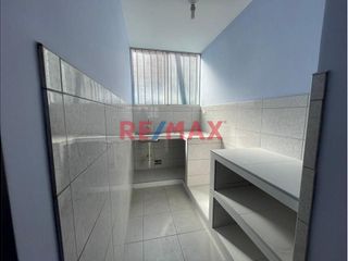 Foto 2 de Venta De 2 Departamentos En Av. Jose Galvez Bellavista-Callao