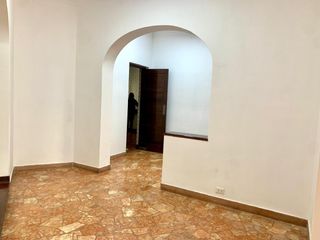 Foto 3 de ALQUILER DE HERMOSA CASA FRENTE A PARQUE EN SANTA BEATRIZ – LIMA CENTRO