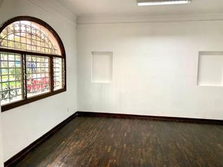 Foto 5 de ALQUILER DE HERMOSA CASA FRENTE A PARQUE EN SANTA BEATRIZ – LIMA CENTRO