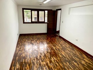 Foto 8 de ALQUILER DE HERMOSA CASA FRENTE A PARQUE EN SANTA BEATRIZ – LIMA CENTRO