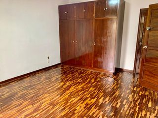 Foto 14 de ALQUILER DE HERMOSA CASA FRENTE A PARQUE EN SANTA BEATRIZ – LIMA CENTRO