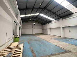 Foto 1 de RENTO GALPON INDUSTRIAL DE 230 CON OFICINA INTERNA DE 40 MTS  METROS SECTOR LLANO GRANDE