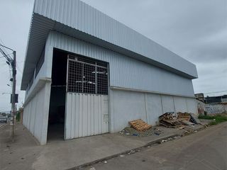 Foto 1 de Se Alquila Galpón Cubierto de 400m2 Esquinero Nuevo, cerca a la Av. La Ferroviaria