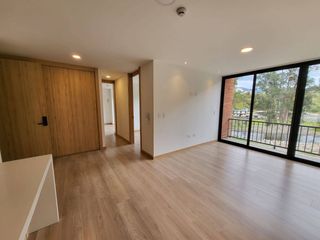 Foto 2 de En Venta Departamento de 2 Dormitorios en sector Av. Primero de Mayo - Cuenca
