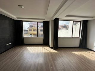 Foto 8 de Casa En Venta de 3 dormitorios con frente a la vía sector Medio Ejido - Cuenca