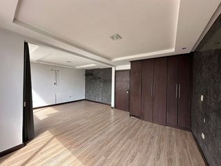 Foto 9 de Casa En Venta de 3 dormitorios con frente a la vía sector Medio Ejido - Cuenca