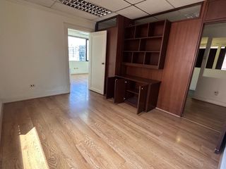 Foto 3 de Oficina de arriendo sector la carolina frente a la plaza argentina de 50m2