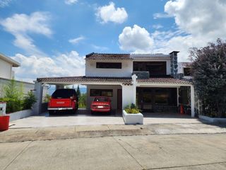 Foto 3 de Casa nueva En Venta en Urbanización Privada en Challuabamba - Cuenca