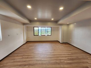 Foto 10 de Casa nueva En Venta en Urbanización Privada en Challuabamba - Cuenca