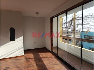 Foto 2 de 1145696 🌆 Práctica Casa Urbana – Espacio Compacto, Comodidad Total