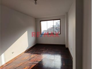 Foto 4 de 1145696 🌆 Práctica Casa Urbana – Espacio Compacto, Comodidad Total