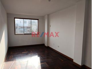 Foto 5 de 1145696 🌆 Práctica Casa Urbana – Espacio Compacto, Comodidad Total