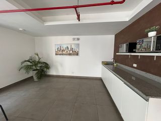 Foto 4 de SE ALQUILA MODERNA OFICINA AMOBLADA EN AV. AREQUIPA – LINCE