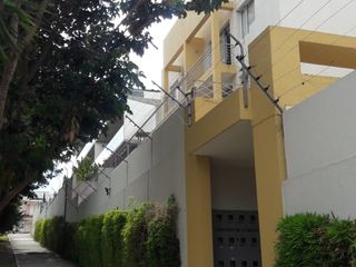 Foto 3 de DEPARTAMENTO EN ARRIENDO EN CUMBAYA CON TERRAZA PRIVADA Y 2 PARQUEOS