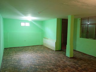 Foto 4 de CHIMBACALLE, vendo Propiedad rentera, 3 departamentos y una suite, 2 estacionamientos, patio